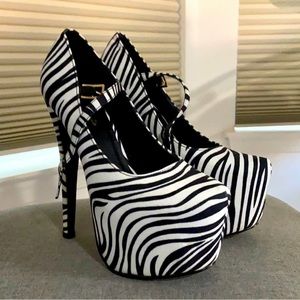 Alba Zebra Print Platform Heels Size 9.5